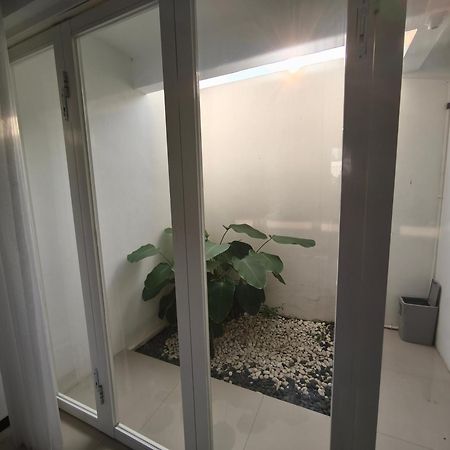 Villa Royal Arois Syariah Dekat Jatim Park 3 Tlekung Екстер'єр фото