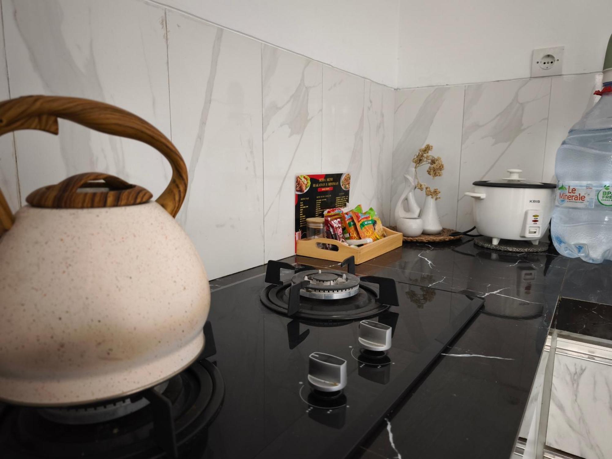 Villa Royal Arois Syariah Dekat Jatim Park 3 Tlekung Екстер'єр фото